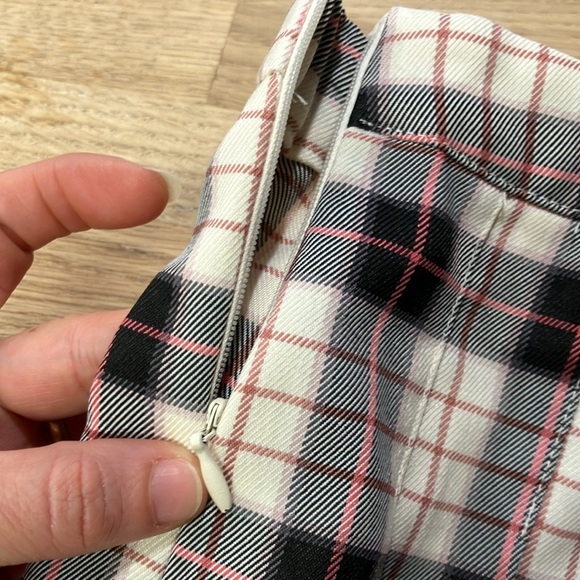 Forever 21 shorts women’s juniors plaid Pleated with Skirt in front Size:S - Picture 2 of 11